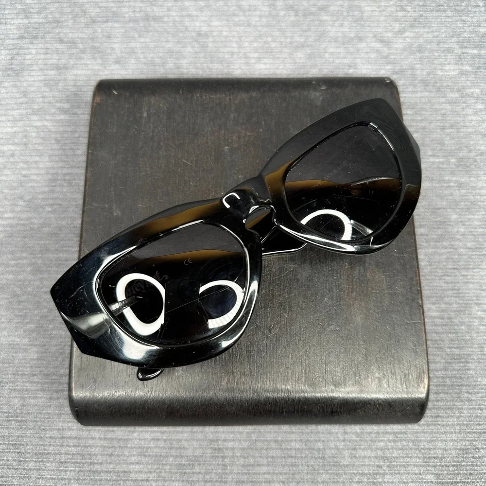 Grey Ant Above Average Black Cat Eye Sunglasses Carl Zeiss Optics Italy